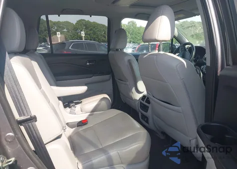 2020 Honda Pilot Awd Touring 7 Passenger z USA, uszkodzony, nr VIN 5FNYF6H67LB006686